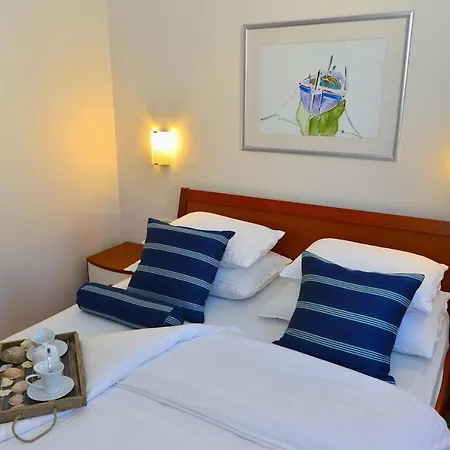 Apartment Dalmatina *
